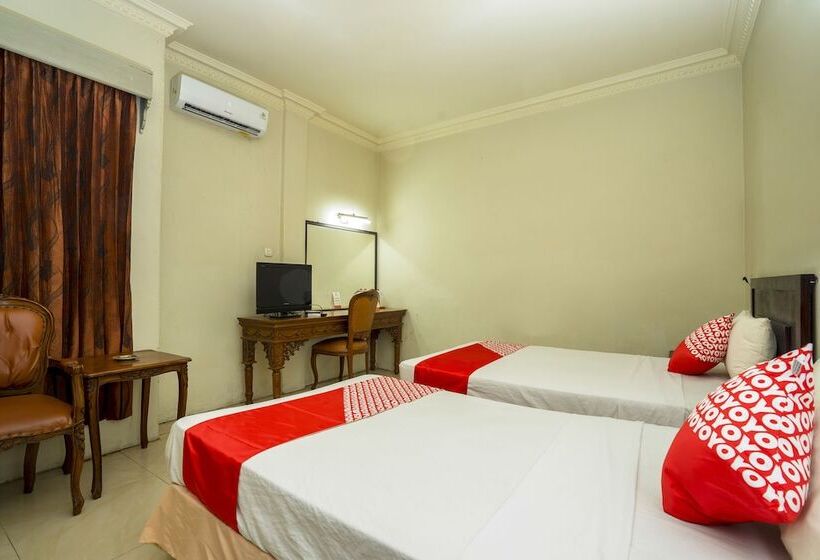 בית מלון כפרי Oyo 1005  Kumala