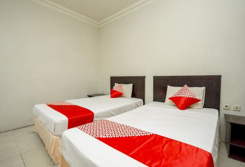 בית מלון כפרי Oyo 1005  Kumala