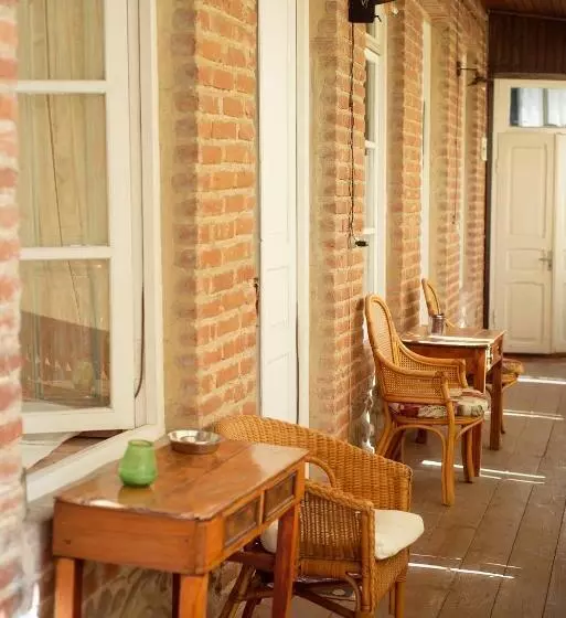 پانسیون Dzveli Galavani  Old Wall