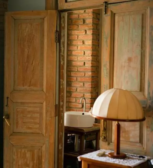 پانسیون Dzveli Galavani  Old Wall