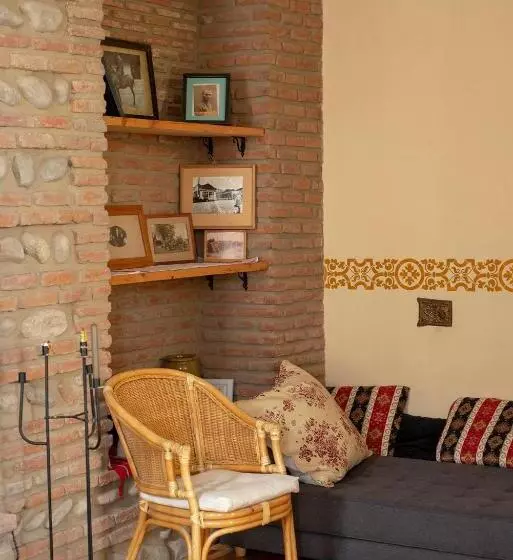 پانسیون Dzveli Galavani  Old Wall