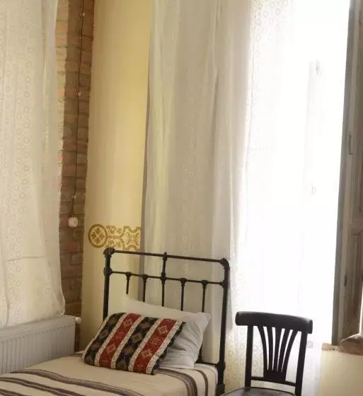 پانسیون Dzveli Galavani  Old Wall