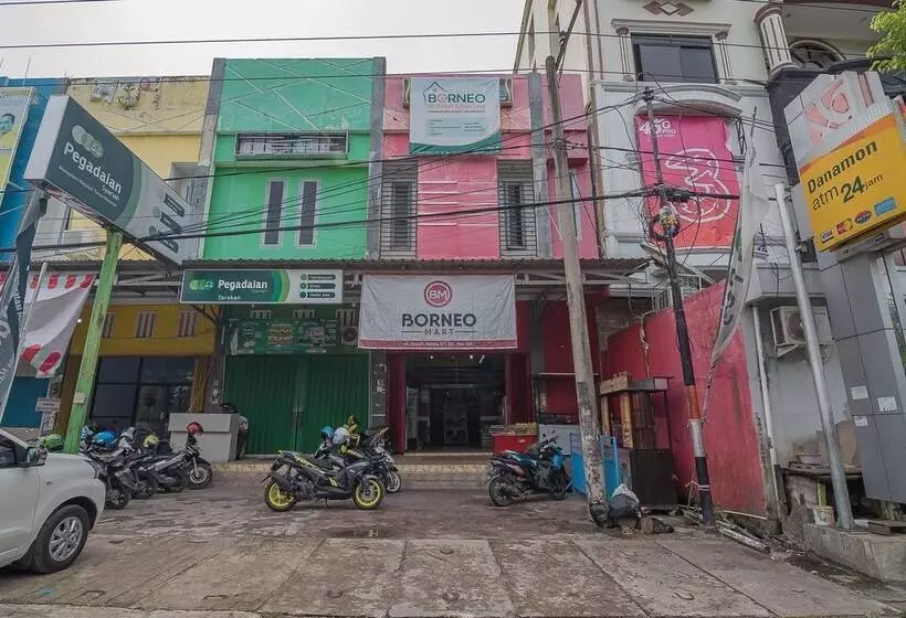 ペンション Reddoorz Syariah Near Ramayana Mall Tarakan