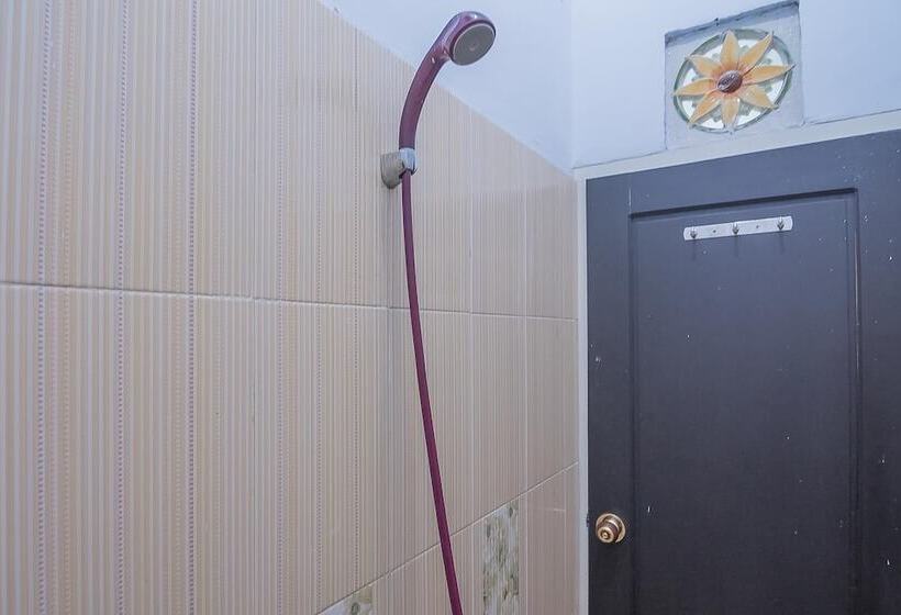 بنسيون Reddoorz Syariah Near Ramayana Mall Tarakan