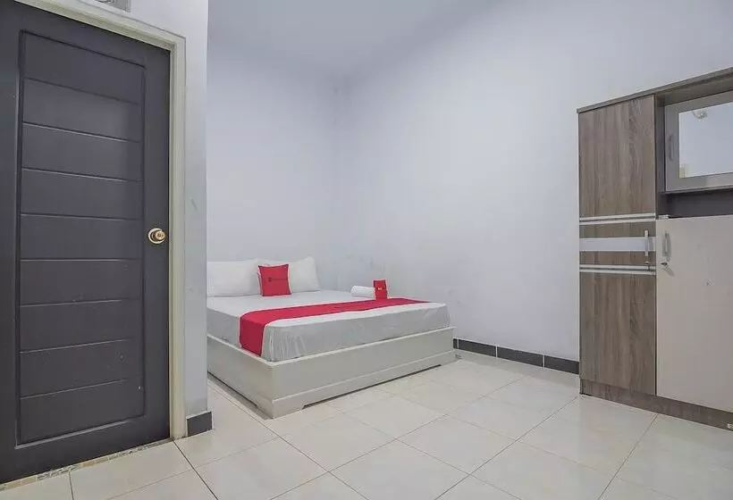 ペンション Reddoorz Syariah Near Ramayana Mall Tarakan
