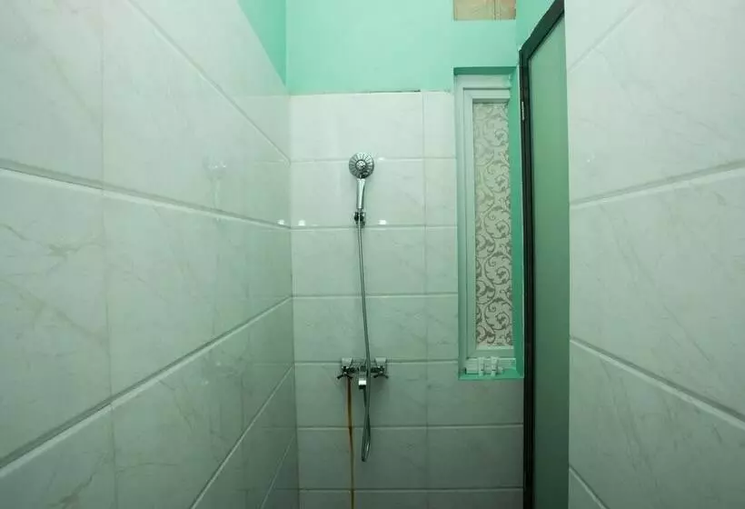ホテル Sentosa Jaya Guest House Near Rs Hermina Medan Redpartner
