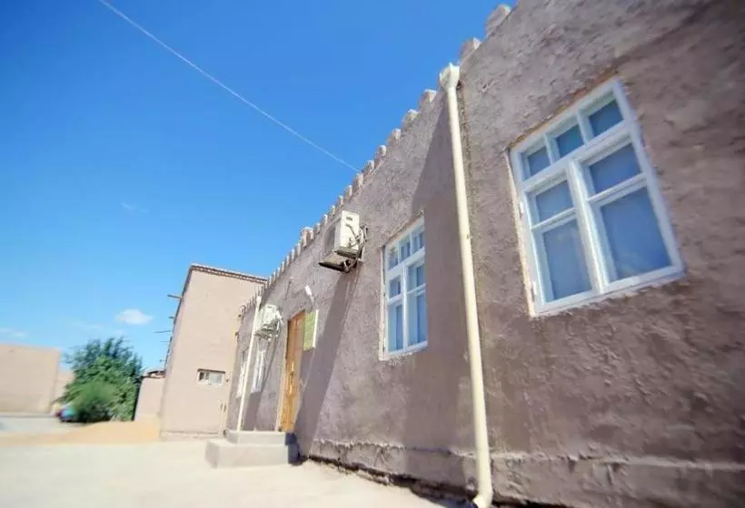 ペンション Qutlug Qadam Guest House