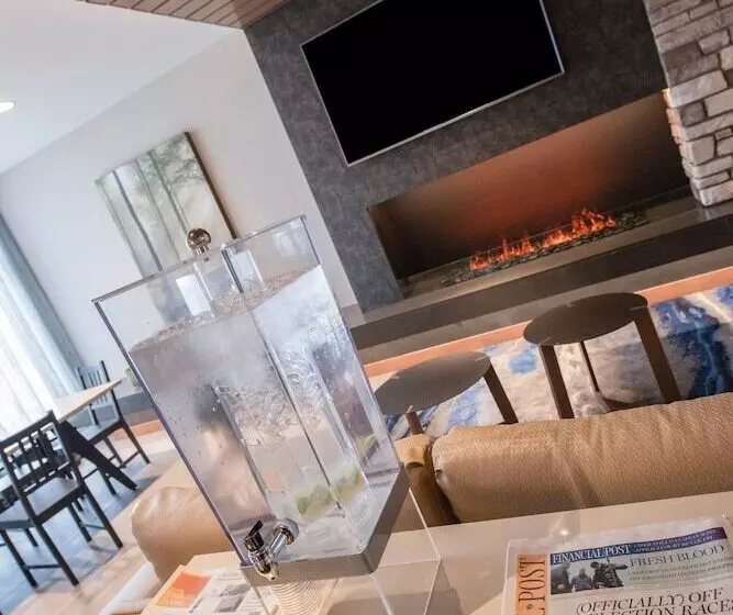 Hotelli Fairfield By Marriott Edmonton International Airport