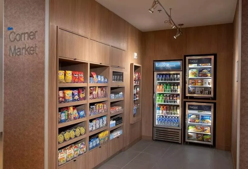 Hotelli Fairfield By Marriott Edmonton International Airport