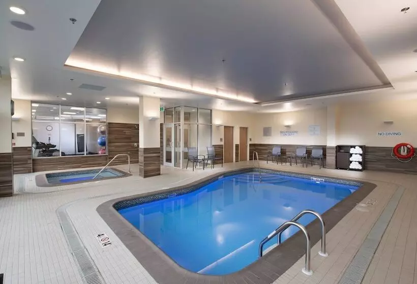 Hotelli Fairfield By Marriott Edmonton International Airport