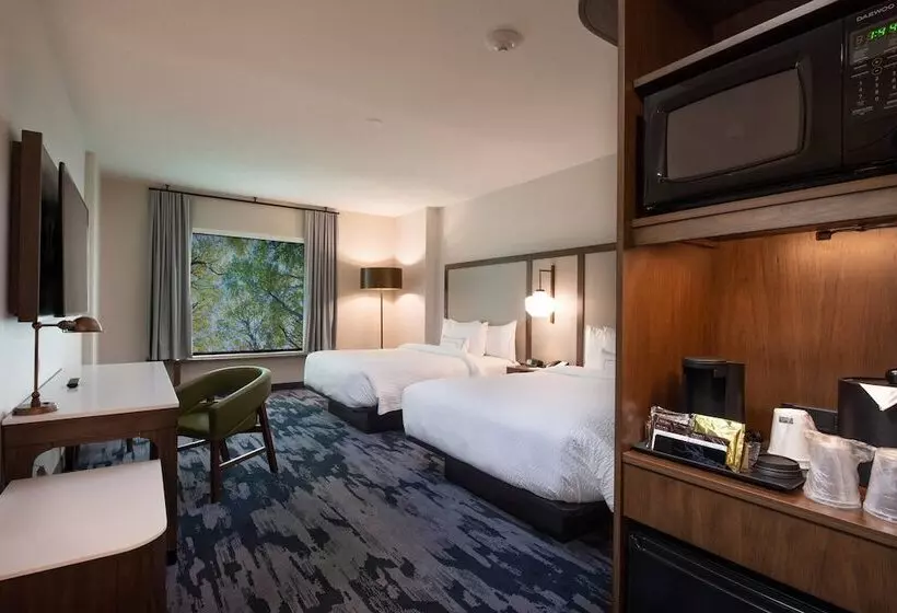 Hotelli Fairfield By Marriott Edmonton International Airport