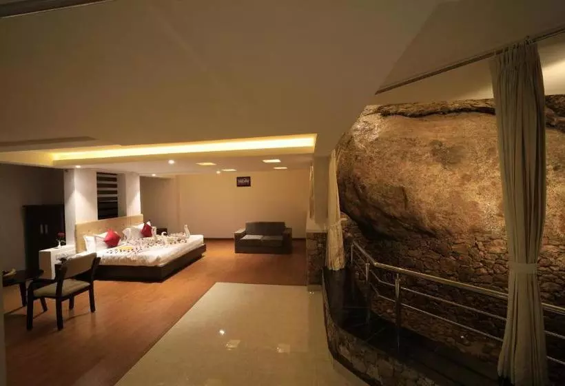 Grand Signature Hotel & Spa