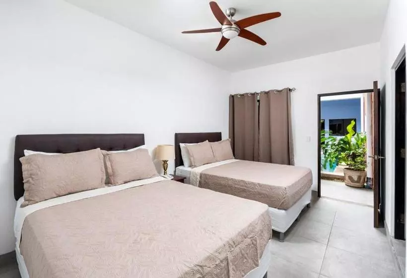 هتل Las Palmas Granada