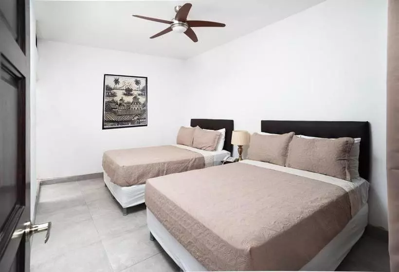 هتل Las Palmas Granada