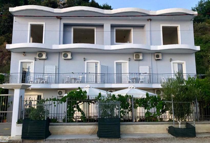 پانسیون Sunset Studios