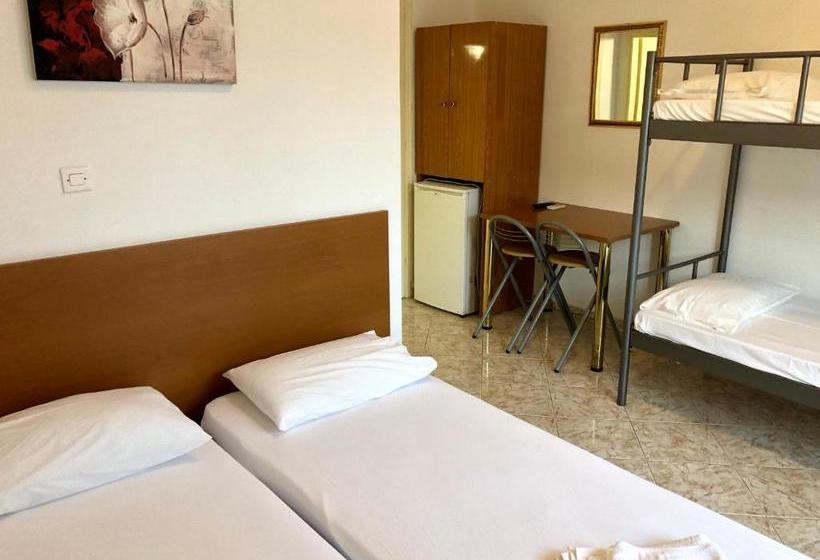 پانسیون Sunset Studios