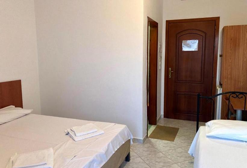 پانسیون Sunset Studios