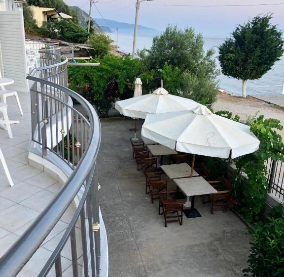 پانسیون Sunset Studios