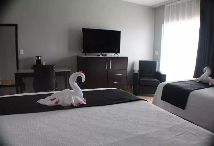 هتل The All New Grace Bay Suites