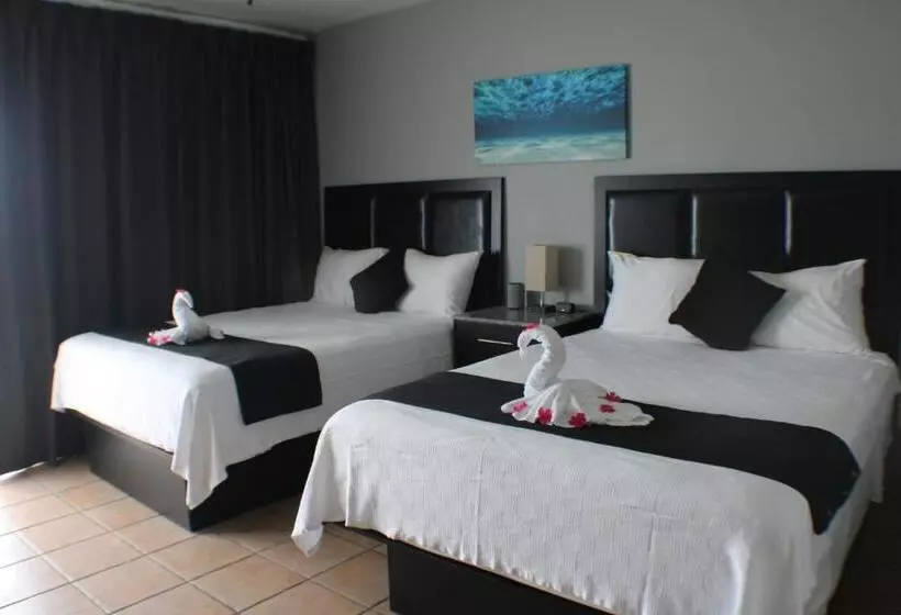 هتل The All New Grace Bay Suites