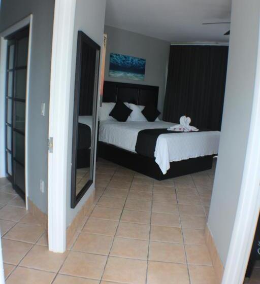 هتل The All New Grace Bay Suites