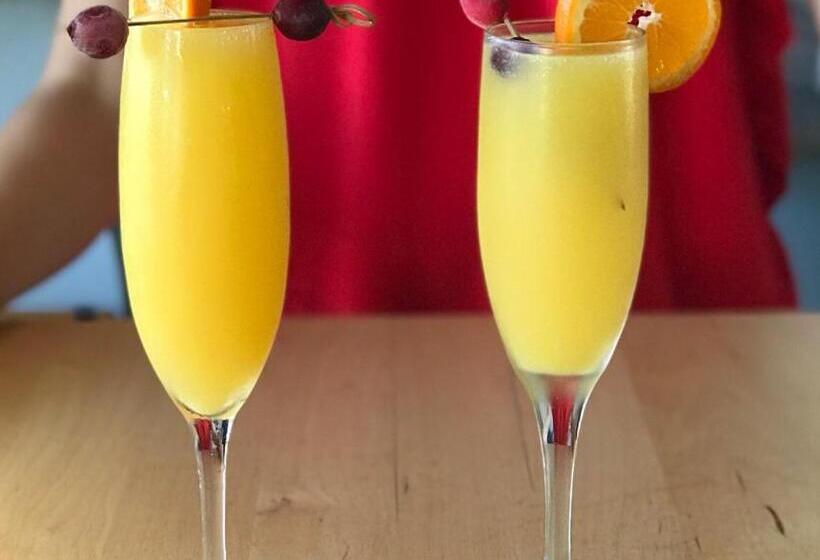 هتل The All New Grace Bay Suites