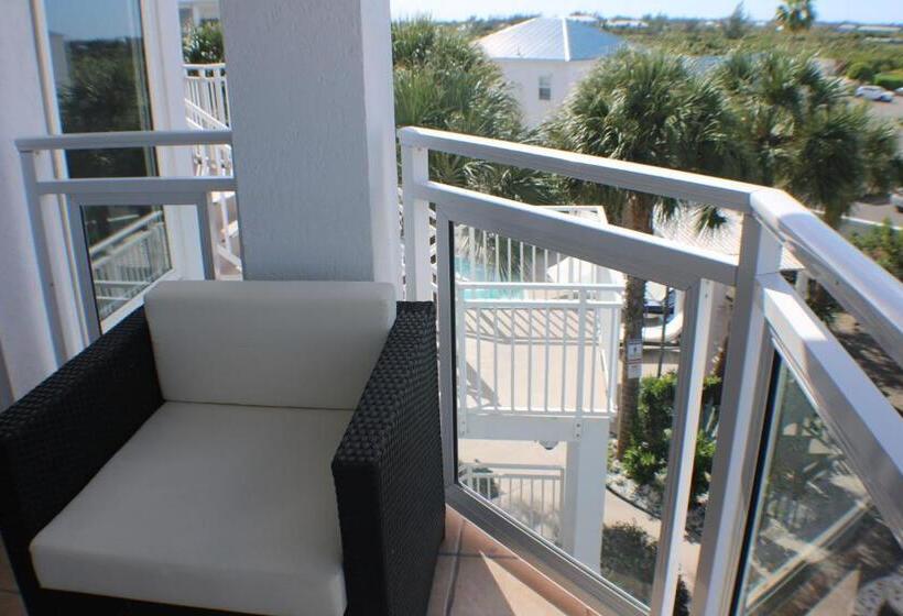 هتل The All New Grace Bay Suites