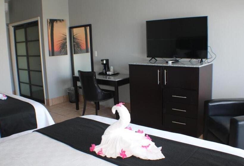 هتل The All New Grace Bay Suites