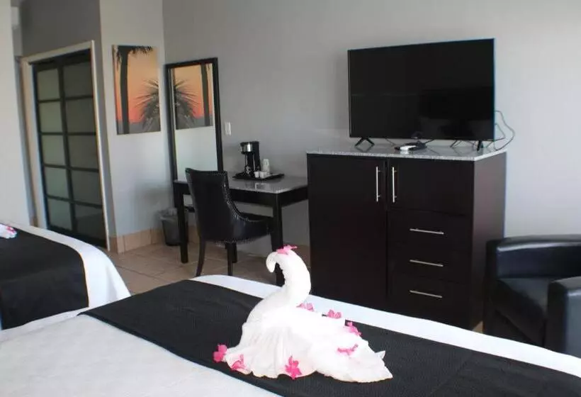 هتل The All New Grace Bay Suites