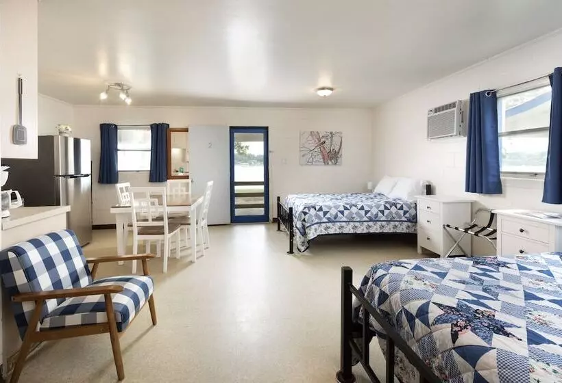 Retkeilymaja Oasis Lake Buchanan