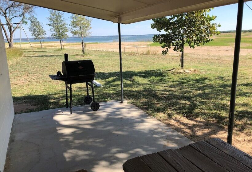 旅馆 Oasis Lake Buchanan