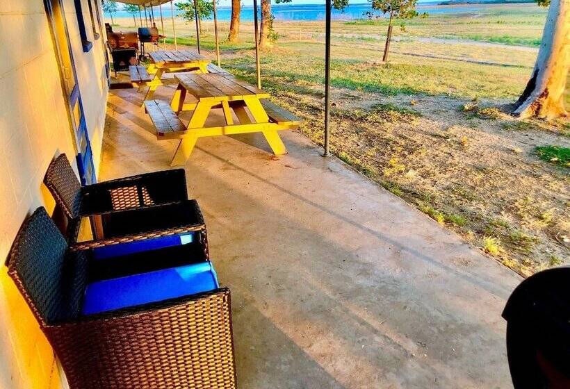 旅馆 Oasis Lake Buchanan