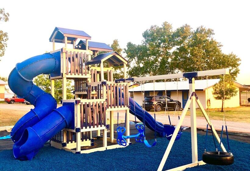 旅馆 Oasis Lake Buchanan