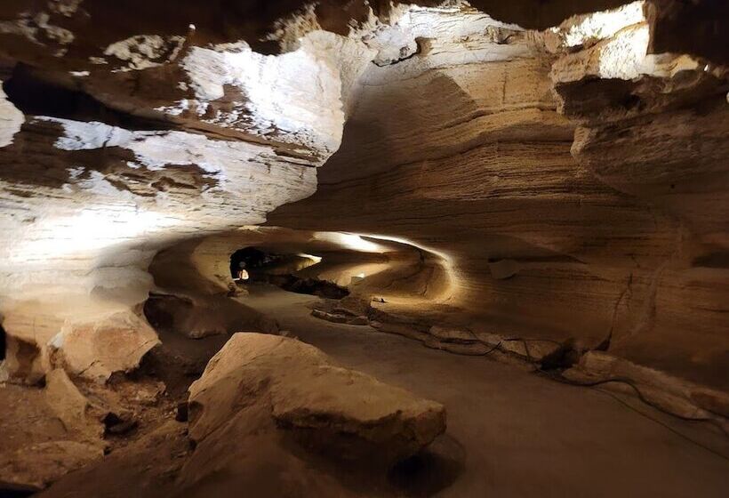 旅馆 Oasis Lake Buchanan