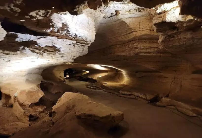 Retkeilymaja Oasis Lake Buchanan