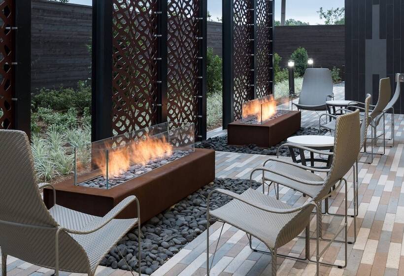 هتل Courtyard By Marriott Houston Heights/i10