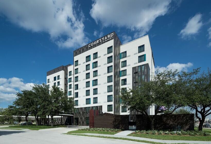 هتل Courtyard By Marriott Houston Heights/i10