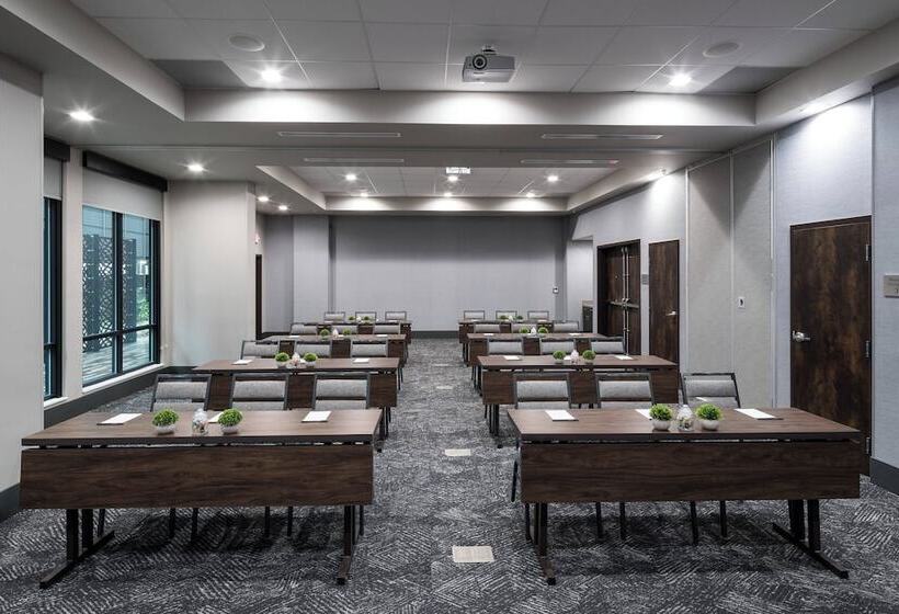 هتل Courtyard By Marriott Houston Heights/i10