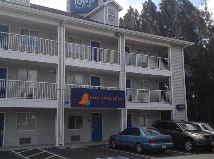 ホテル Intown Suites Extended Stay Clearwater Fl