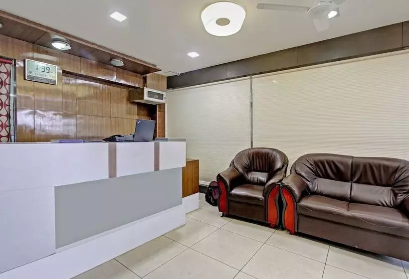 ホテル Oyo 44203 Manis Residency Deluxe