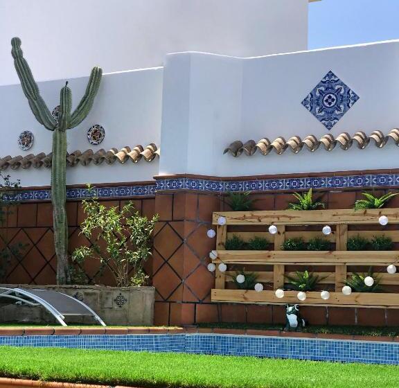 Hotel Roomqueo Only Adults