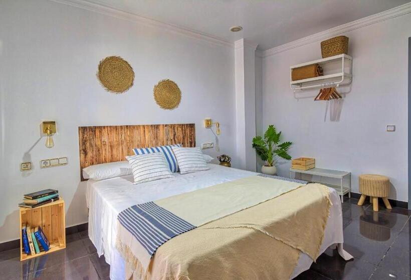 Hotel Roomqueo Only Adults