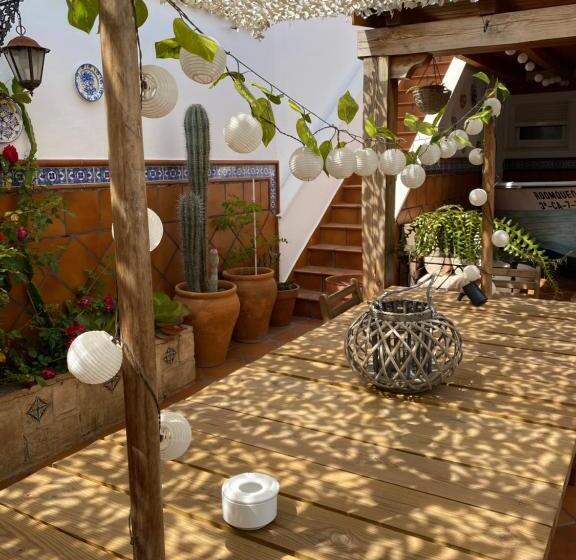 Hotel Roomqueo Only Adults