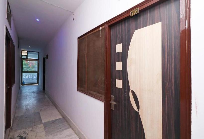 Hotel Vaccinated Staff  Spot On 44390 Amrapali Guest House