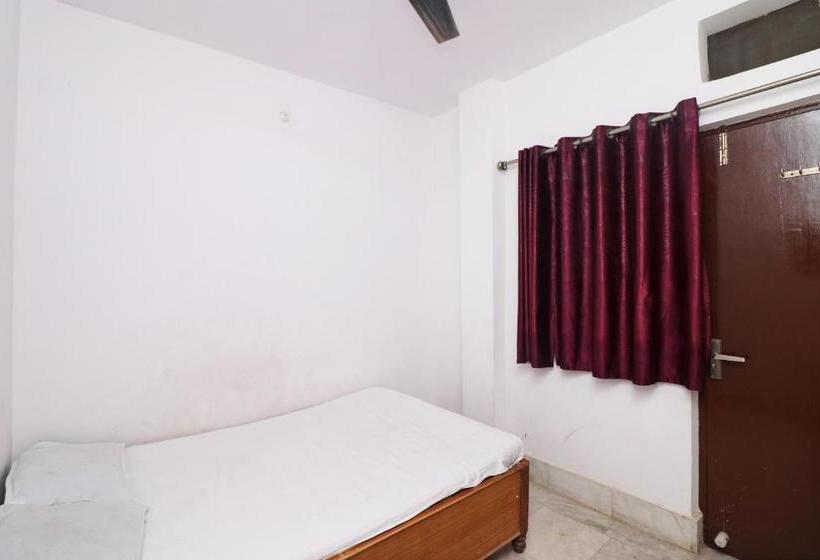 Hotel Vaccinated Staff  Spot On 44390 Amrapali Guest House