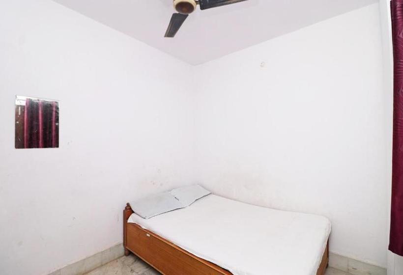 Hotel Vaccinated Staff  Spot On 44390 Amrapali Guest House