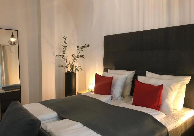 Baronhaus Aparthotel & Suites