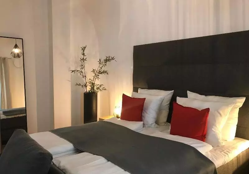 Baronhaus Aparthotel & Suites