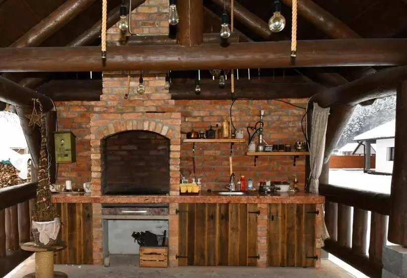 Aamiaismajoitus (B&B) Constantin Panzió