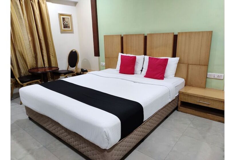 בית מלון כפרי Capital O 44963 Landmark Residency